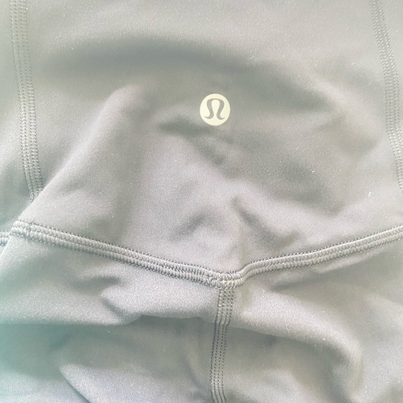 Lululemon - Picture 4 of 5